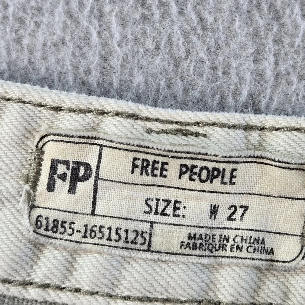 Free People‎ Shorts Womens 27 White Cut-Off Frayed Hem Pockets 2.5 Inseam Denim